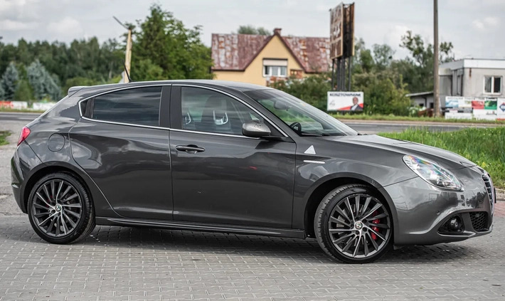 Alfa Romeo Giulietta cena 54800 przebieg: 188000, rok produkcji 2016 z Radom małe 436